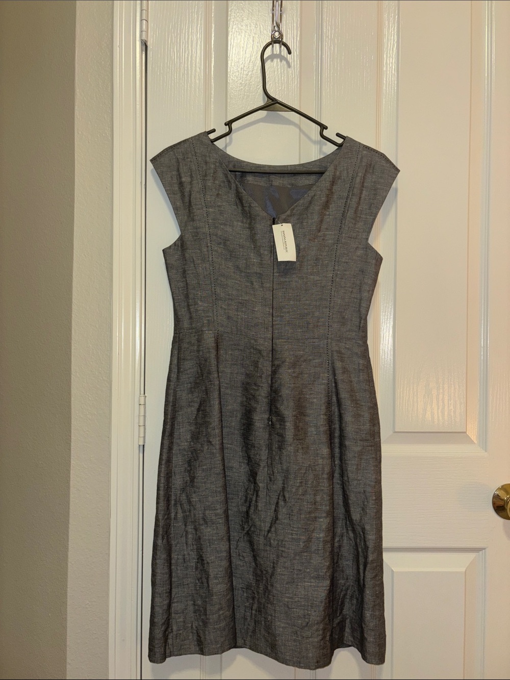 Banana Republic Gray Cap-Sleeve Sheath Dress